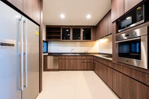 Condo in Watthana, Bangkok, Thailand, 3 bedrooms  № 160470 - photo 26