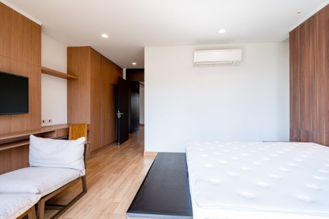 Condo in Watthana, Bangkok, Thailand, 3 bedrooms  № 160470 - photo 19