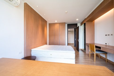 Condo in Watthana, Bangkok, Thailand, 3 bedrooms  № 160470 - photo 6