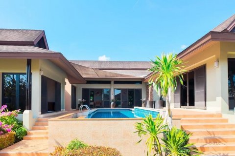 Villa in Phuket, Thailand 3 bedrooms № 140552 - photo 4