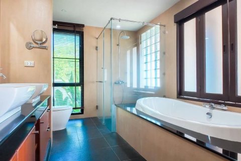 Villa in Phuket, Thailand 3 bedrooms № 140552 - photo 17