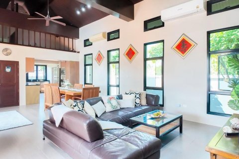 Villa in Phuket, Thailand 3 bedrooms № 140552 - photo 8