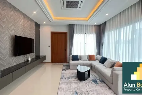 Casa de 3 dormitorios en Pattaya, Tailandia № 211332 - foto 17
