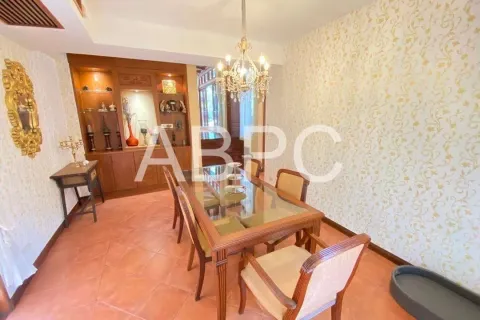 Casa de 4 dormitorios en Pattaya, Tailandia № 211336 - foto 4