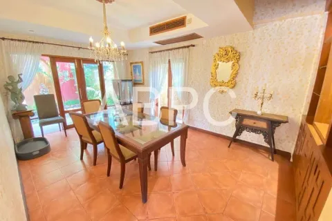 Casa de 4 dormitorios en Pattaya, Tailandia № 211336 - foto 14