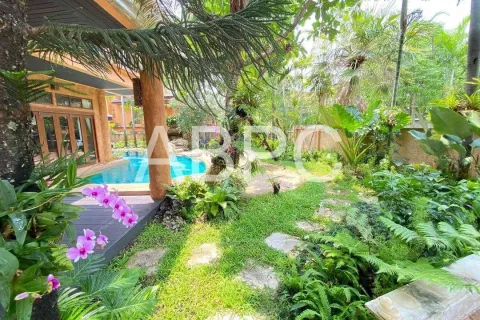 Casa de 4 dormitorios en Pattaya, Tailandia № 211336 - foto 13
