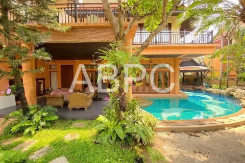 Casa de 4 dormitorios en Pattaya, Tailandia № 211336 - foto 12