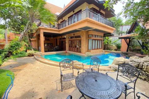 Casa de 4 dormitorios en Pattaya, Tailandia № 211336 - foto 20