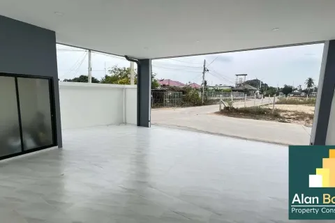 Casa de 3 dormitorios en Pattaya, Tailandia № 211331 - foto 15