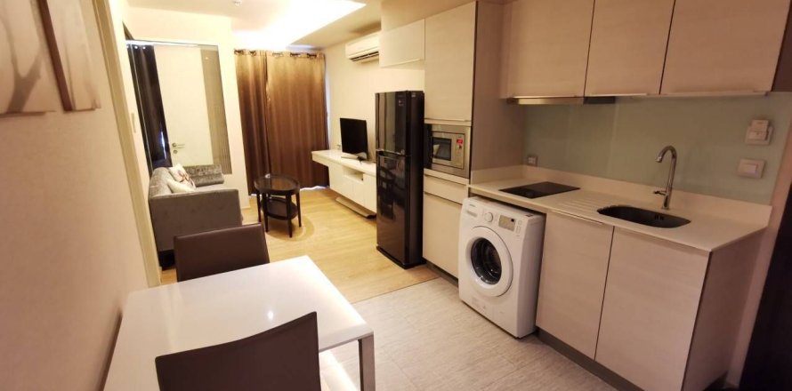 Studio in the Condo in Watthana, Bangkok, Thailand  № 160839