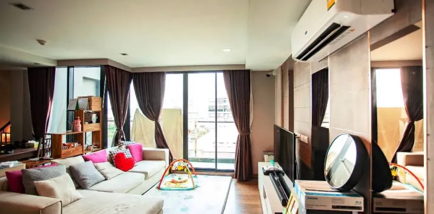 Condo in Phra Khanong, Bangkok, Thailand, 3 bedrooms № 160838