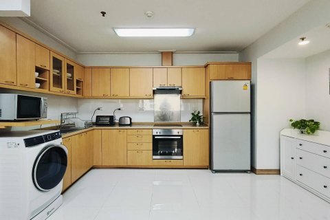 Condo in Watthana, Bangkok, Thailand, 2 bedrooms  № 160834 - photo 6