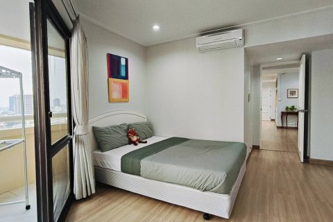 Condo in Watthana, Bangkok, Thailand, 2 bedrooms  № 160834 - photo 12