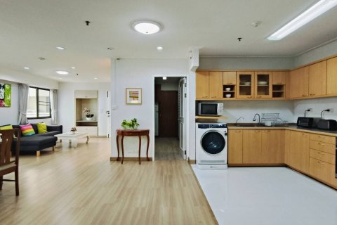 Condo in Watthana, Bangkok, Thailand, 2 bedrooms  № 160834 - photo 7