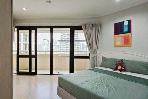 Condo in Watthana, Bangkok, Thailand, 2 bedrooms  № 160834 - photo 13