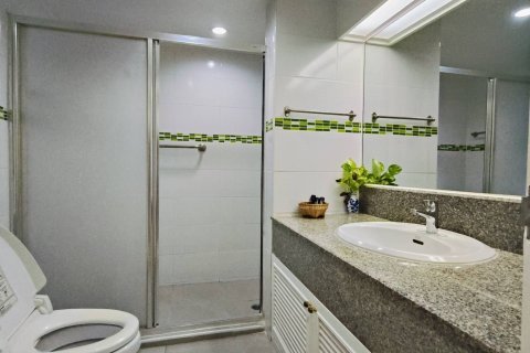 Condo in Watthana, Bangkok, Thailand, 2 bedrooms  № 160834 - photo 11