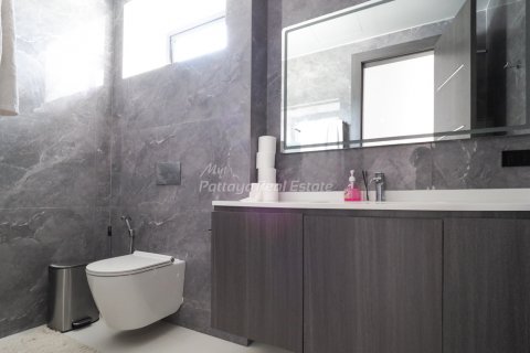 House in Bang Lamung, Thailand 4 bedrooms № 113527 - photo 22