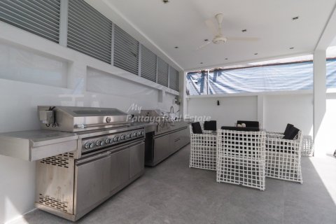 House in Bang Lamung, Thailand 4 bedrooms № 113527 - photo 21