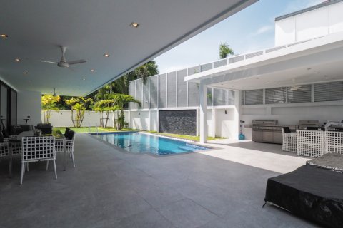 House in Bang Lamung, Thailand 4 bedrooms № 113527 - photo 19