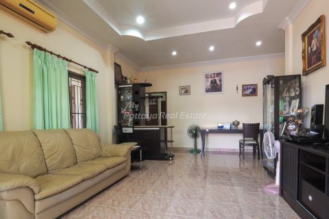 House in Bang Lamung, Thailand 3 bedrooms № 113528 - photo 3