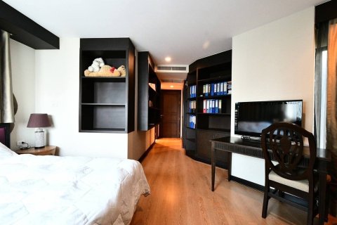 Condo in Sathon, Bangkok, Thailand, 3 bedrooms  № 147995 - photo 15