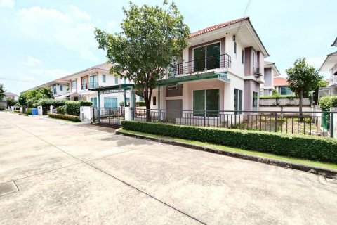 House in Rangsit, Thailand 4 bedrooms № 136053 - photo 2