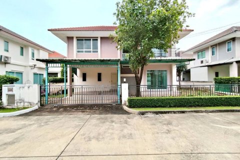 House in Rangsit, Thailand 4 bedrooms № 136053 - photo 1