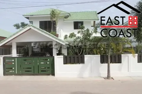 Casa de 4 dormitorios en Pattaya, Tailandia № 212929 - foto 3
