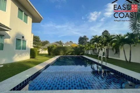 Casa de 4 dormitorios en Pattaya, Tailandia № 212931 - foto 7