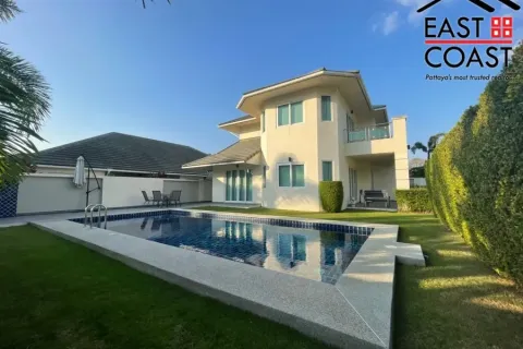 Casa de 4 dormitorios en Pattaya, Tailandia № 212931 - foto 5