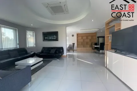 Casa de 4 dormitorios en Pattaya, Tailandia № 212931 - foto 9
