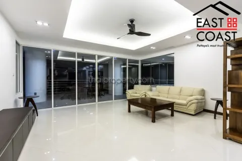 Condominio de 3 dormitorios en Jomtien Beach, Pattaya, Tailandia № 212933 - foto 11