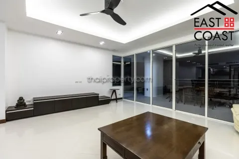 Condominio de 3 dormitorios en Jomtien Beach, Pattaya, Tailandia № 212933 - foto 12