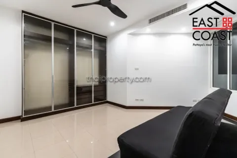 Condominio de 3 dormitorios en Jomtien Beach, Pattaya, Tailandia № 212933 - foto 20