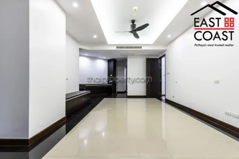 Condominio de 3 dormitorios en Jomtien Beach, Pattaya, Tailandia № 212933 - foto 30