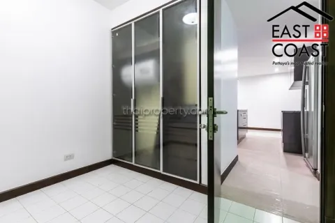 Condominio de 3 dormitorios en Jomtien Beach, Pattaya, Tailandia № 212933 - foto 26