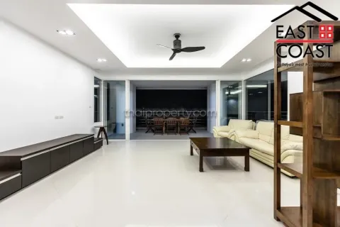 Condominio de 3 dormitorios en Jomtien Beach, Pattaya, Tailandia № 212933 - foto 13
