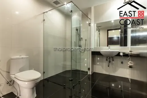 Condominio de 3 dormitorios en Jomtien Beach, Pattaya, Tailandia № 212933 - foto 18