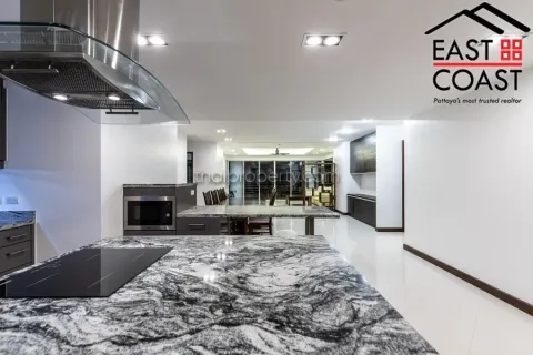 Condominio de 3 dormitorios en Jomtien Beach, Pattaya, Tailandia № 212933 - foto 4