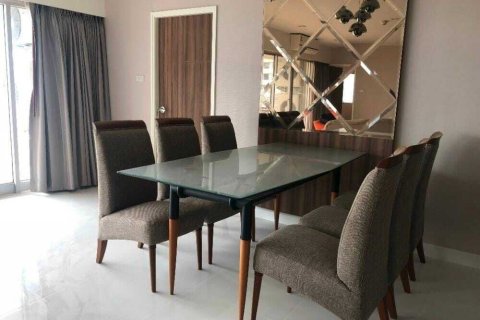 Condo in Khlong San, Bangkok, Thailand, 2 bedrooms № 157215 - photo 9