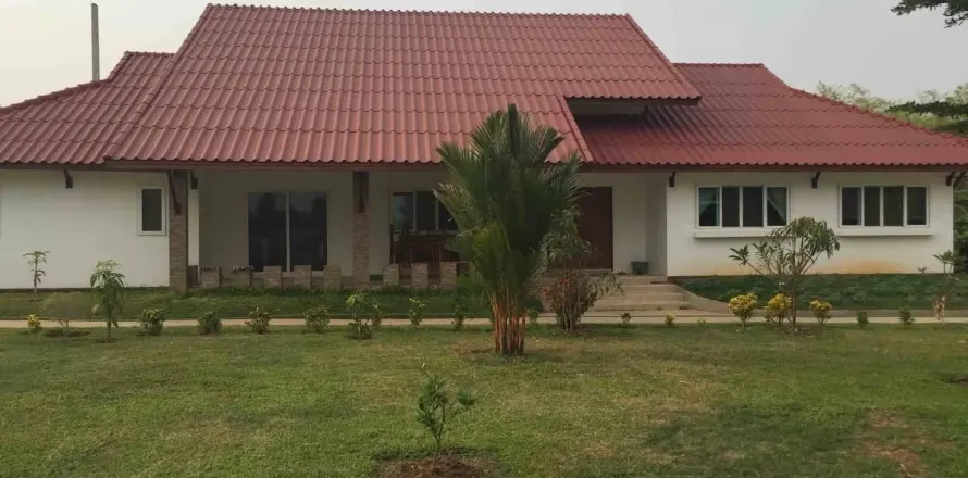 House in Nakhon Ratchasima, Thailand 5 bedrooms № 157217