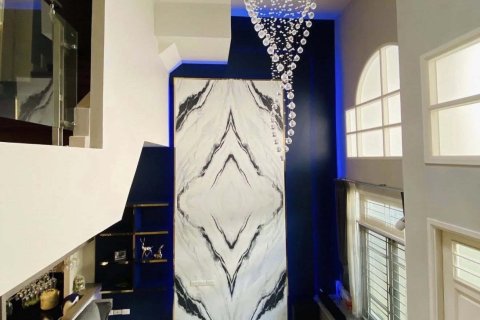 Townhouse in Khlong Toei, Bangkok, Thailand 3 bedrooms № 157213 - photo 2