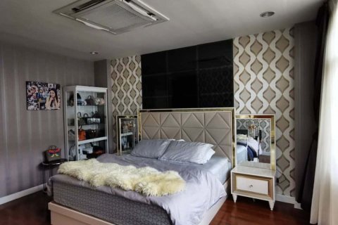 Townhouse in Khlong Toei, Bangkok, Thailand 3 bedrooms № 157213 - photo 10