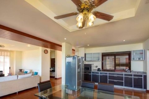 House in Phuket, Thailand 5 bedrooms № 173669 - photo 4