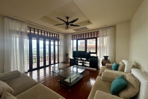 House in Phuket, Thailand 5 bedrooms № 173669 - photo 16