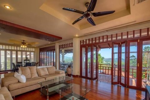 House in Phuket, Thailand 5 bedrooms № 173669 - photo 15