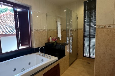 House in Phuket, Thailand 5 bedrooms № 173669 - photo 21