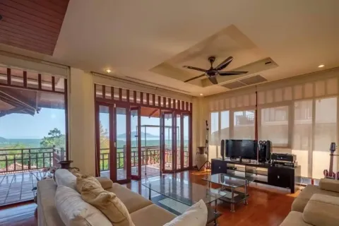 House in Phuket, Thailand 5 bedrooms № 173669 - photo 2