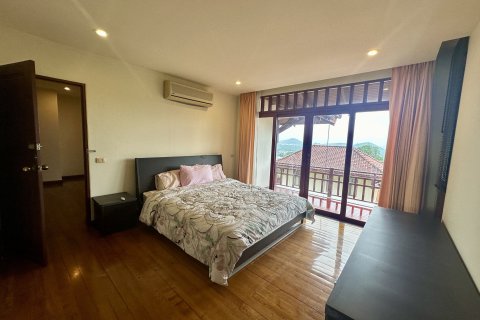 House in Phuket, Thailand 5 bedrooms № 173669 - photo 27