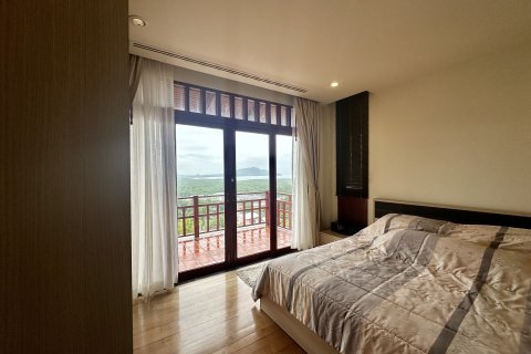 House in Phuket, Thailand 5 bedrooms № 173669 - photo 23